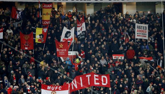 Los hinchas del Manchester United expresaron su malestar por los precios del duelo ante Sevilla por la Champions League. (Foto: Reuters)