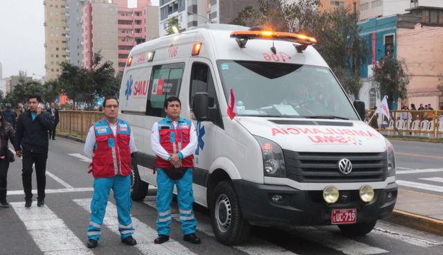 El Minsa ubicó cinco ambulancias del SAMU en los cruces de la Av. Brasil con los jirones Junín, Ricardo Tizón, Nazca y Don Bosco; y con la Av. San Felipe, para atender cualquier emergencia de salud que se presente.