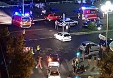 Ataque terrorista en Francia: momento en que camión embiste a gente