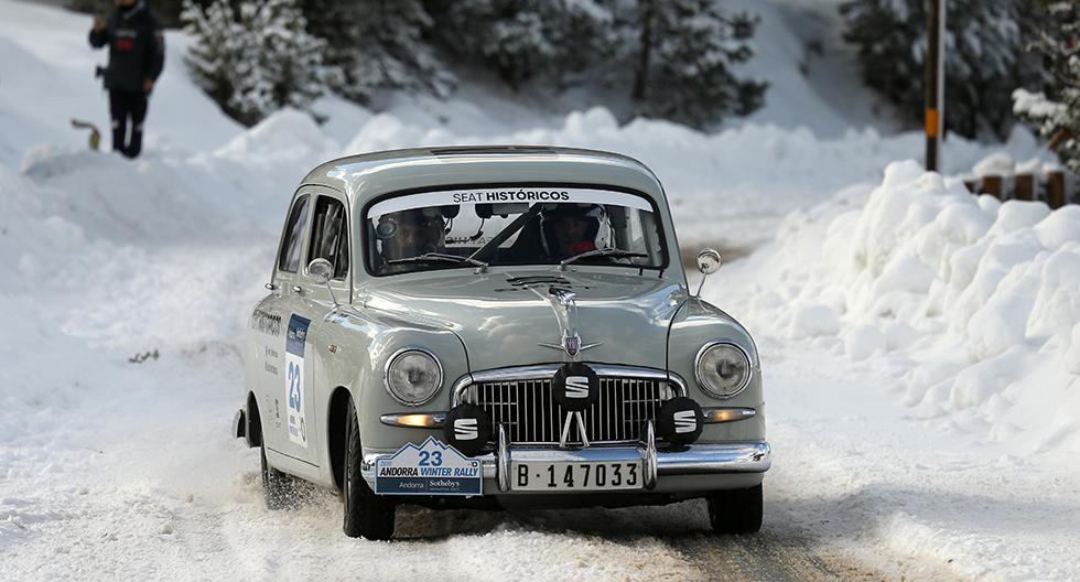 En 1955, SEAT participó por primera vez en el Rally Monte-Carlo con un SEAT 1400 pilotado por Arturo Bertoglio. 65 años después, un 1400 B del año 1957, preparado por SEAT Históricos, vuelve a competir en la XXIII edición del Rallye Monte-Carlo Histórico. (Foto: Difusión)