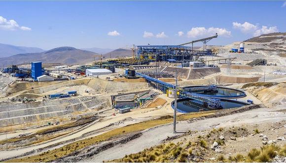 El ministro de Energía y Minas, Rómulo Mucho, consideró que el proyecto minero Tía María “debería salir porque es una necesidad para Arequipa y el Perú”.