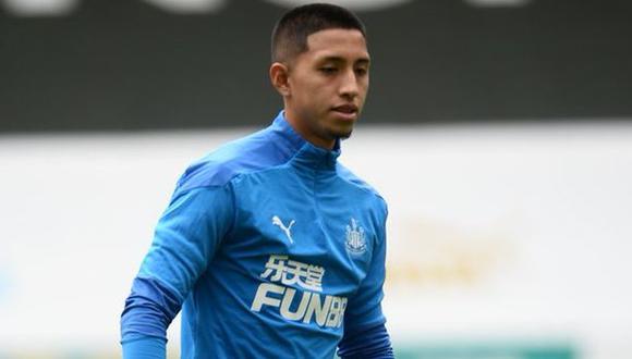 Rodrigo Vilca completó 90 minutos en su debut en Newcastle United. (Foto: Newcastle United)