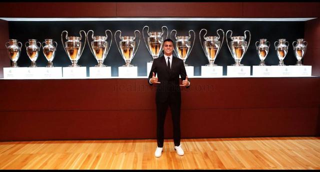 Las postales de la presentación de Reinier como jugador de Real Madrid. (Foto: Real Madrid)
