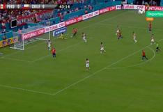 Perú vs. Chile: Advíncula y la gran salvada en la línea que evitó el 1-0 sureño | VIDEO