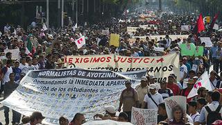 Masivas protestas en México por desaparición de estudiantes