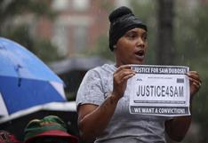 EEUU: policía acusado de asesinato de afroamericano se declaró inocente
