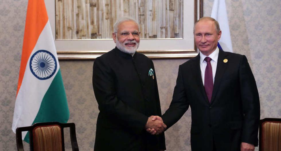 Narendra Modi y Vladimir Putin. (Foto: EFE)