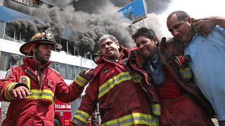 Incendio en La Victoria: bombero herido fue dado de alta de hospital Rebagliati