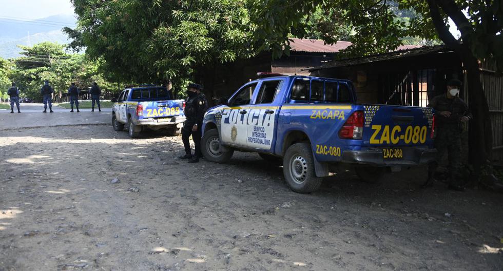 Two girls shot to death in front of a business in a Guatemalan municipality