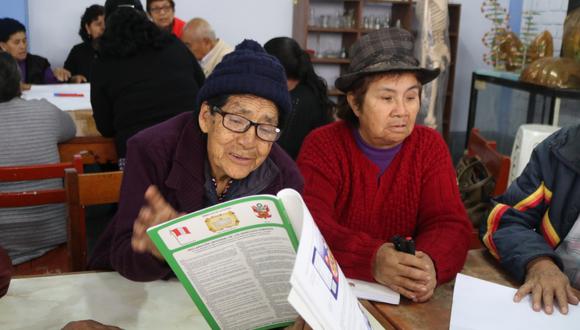 Minedu:3 de cada 4 adultos mayores en educación básica son mujeres | PERU |  EL COMERCIO PERÚ