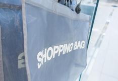 Tienda por departamento promueve el uso de bolsas reutilizables