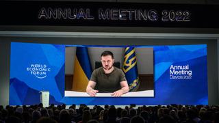 Zelensky pide en Davos el fin del comercio con Rusia y reclama más armas