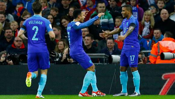 Holanda derrotó 2-1 a Inglaterra en Wembley en duelo amistoso