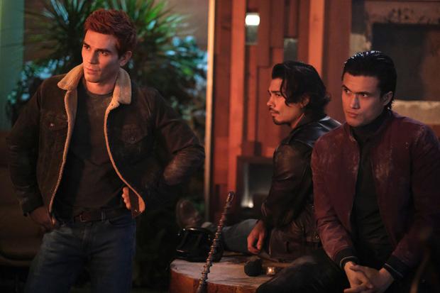Archie and his friends voluntarily caught the fleeing criminals (Photo: The CW)