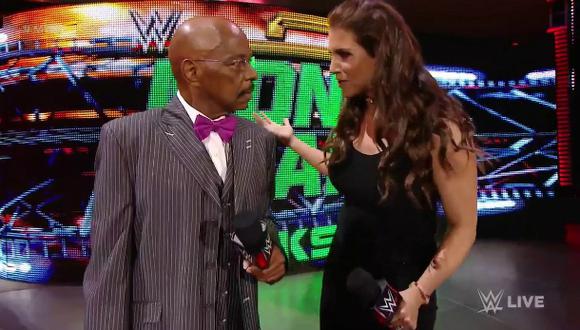 WWE Raw: Teddy Long está de vuelta para dirigir SmackDown