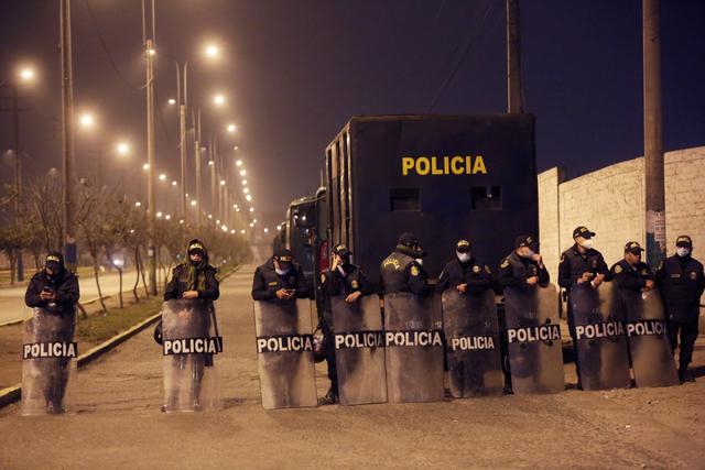 Un gran contingente policial resguardó el lugar para evitar enfrentamientos. (Foto: Cesar Grados/@photo.gec)