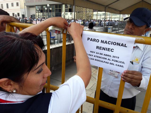 Sindicato del Reniec realiza paro nacional por 24 horas. (Foto: Juan Guillermo Lara)