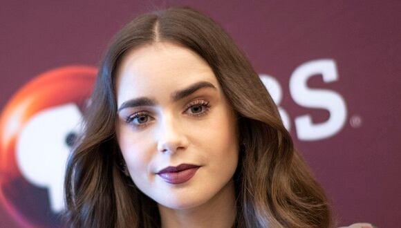 Lily Collins es Emilly Cooper, una Millennial estadounidense que se mudó a París por trabajo y encuentra una nueva independencia (Foto: Valerie Macon / AFP)