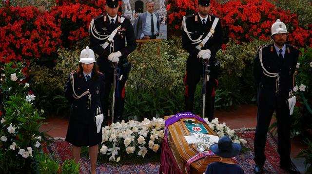Cuerpo del director fue velado en el célebre Salón de los Quinientos del Palazzo Vecchio de Florencia. Fuente: Reuters.