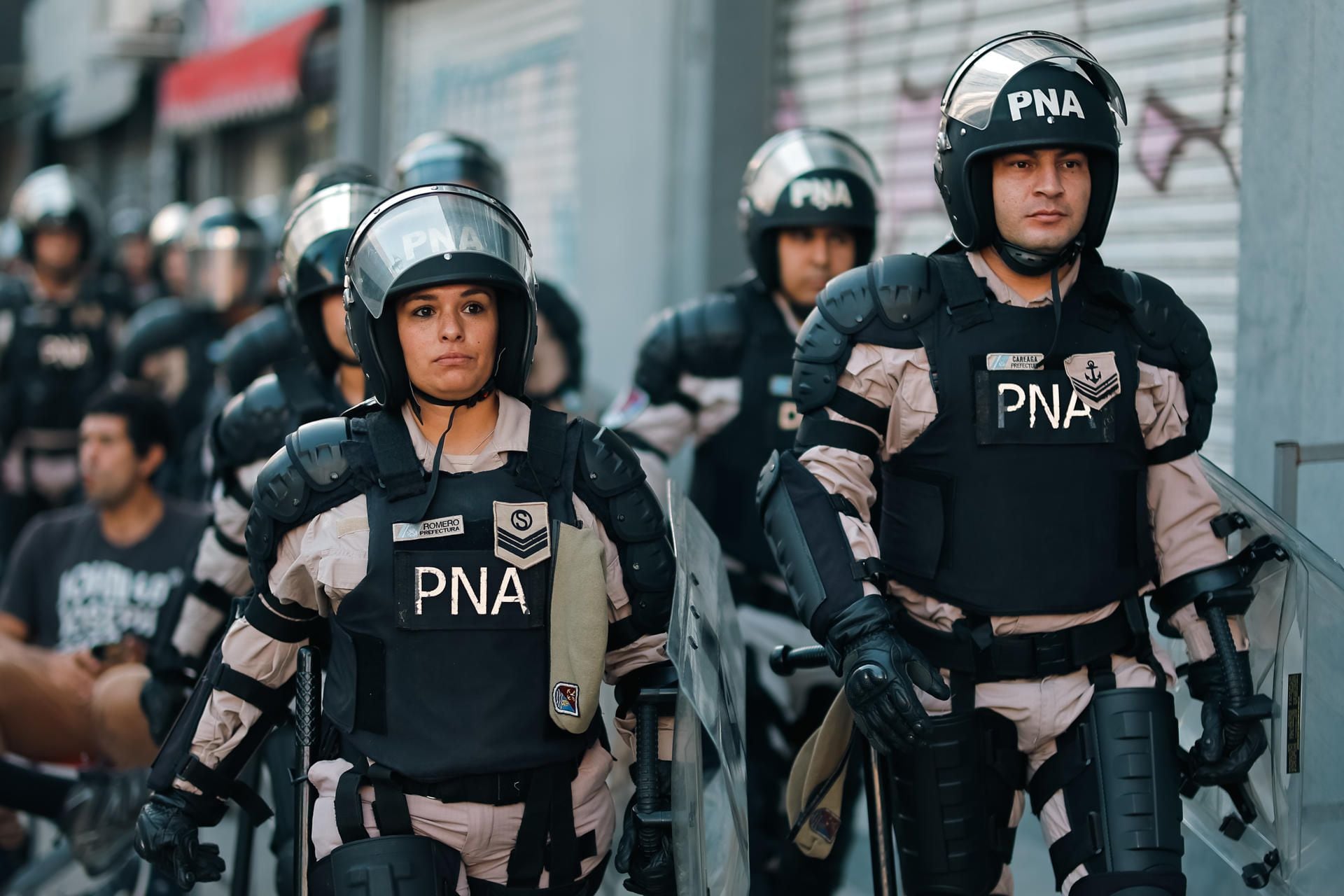 Police monitor protests against Javier Milei's government, in Buenos Aires (Argentina), this Monday.  EFE/ Juan Ignacio Roncoroni