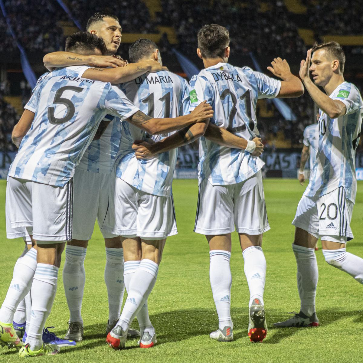 La Selección Argentina venció 5-4 a Uruguay, por la primera fecha