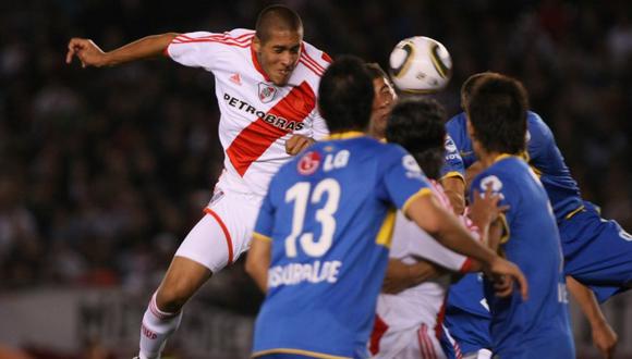 Jonatan Maidana anota el gol con el que RIver Plate gana el Superclásico en el 2010. (Foto: La Nación).