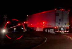 Estados Unidos: tren embiste un camión y conductor sale ileso