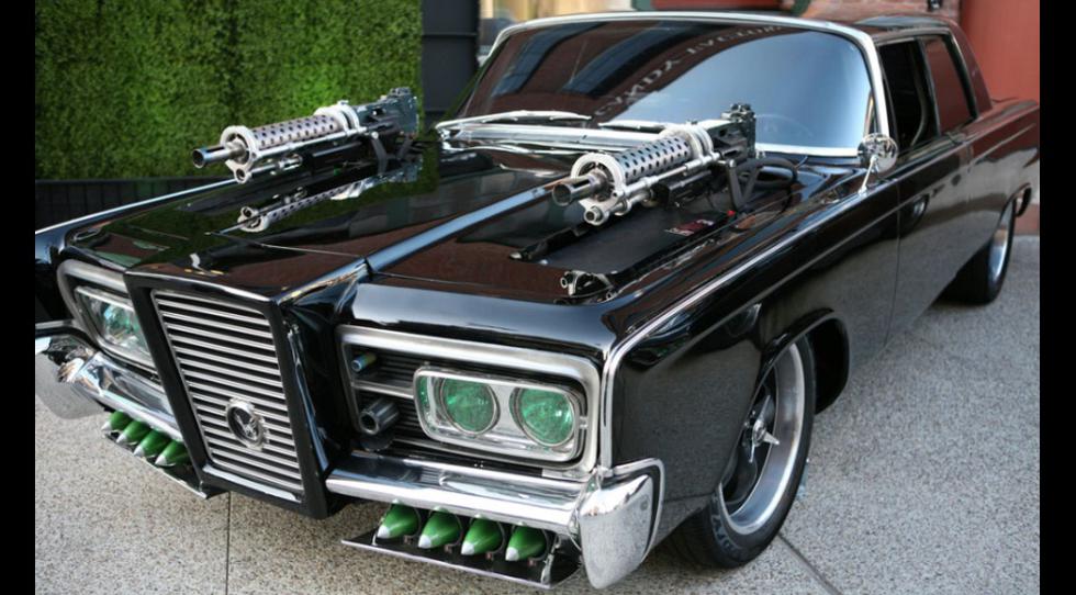 CHRYSLER IMPERIAL: Avisp&oacute;n Verde: Kato fabricaba una serie de armas y m&aacute;quinas para el Avisp&oacute;n Verde. Sin duda su mayor invento fue Black Beauty, su auto que cuenta con distintas armas que lo hacen una verdadera m&aacute;quina de des