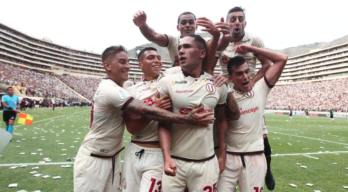 Jonathan Dos Santos es una de las figuras de Universitario de Deportes en la actual temporada. A pesar de ser padre a los 15 años, el delantero uruguayo supo formarse una vida como profesional. (Foto: GEC)