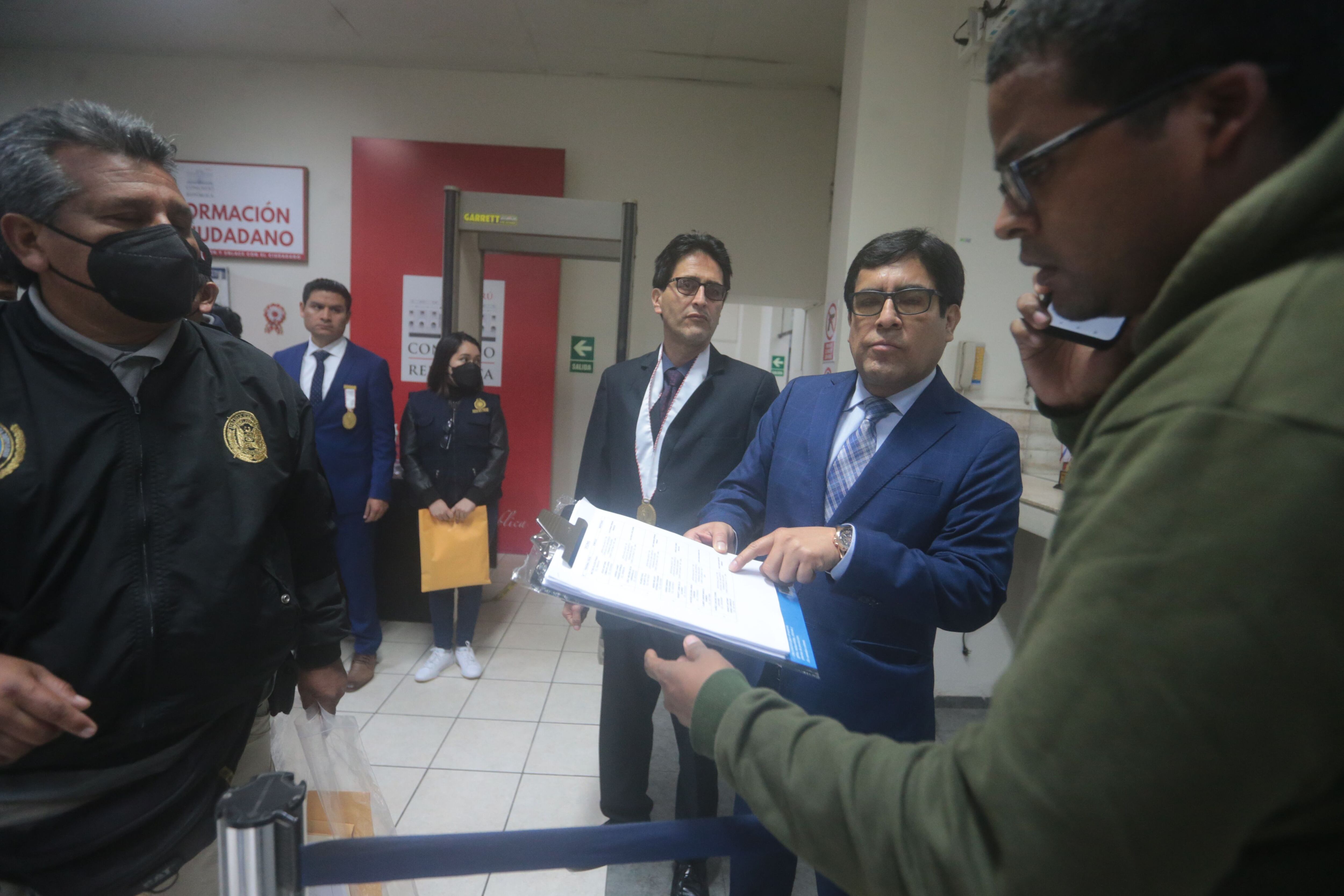 El colaborador afirma que Huamán le entregó US$20.000 tras las gestiones para el archivo de una pesquisa fiscal. (Foto: Alonso Chero / El Comercio)