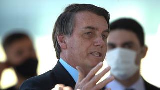 Bolsonaro amenaza con sacar a Brasil de la OMS, a la que califica de “organización política”