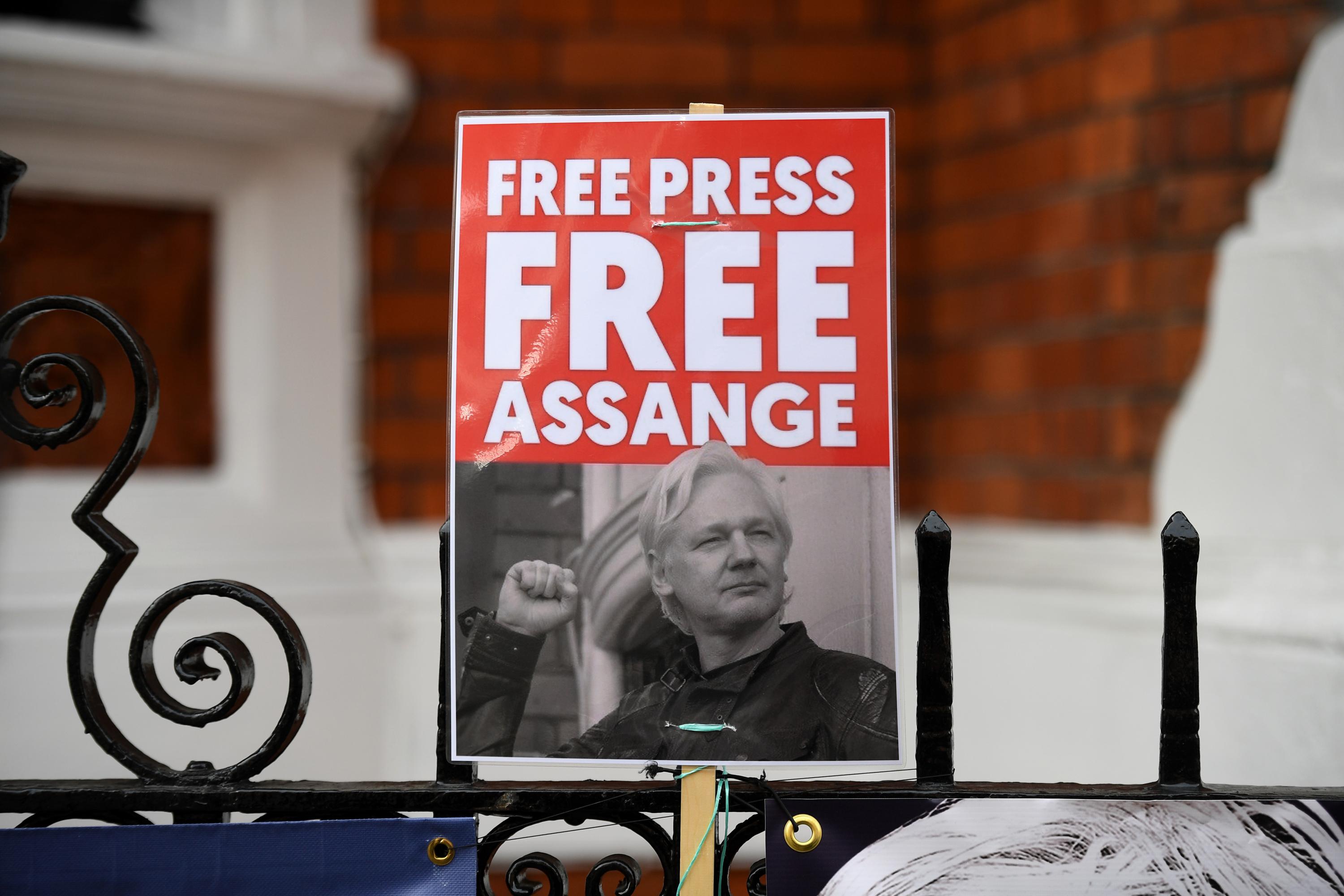 Julian Assange, fundador de WikiLeaks, fue arrestado este jueves en la embajada de Ecuador en Londres. (Foto: AFP)