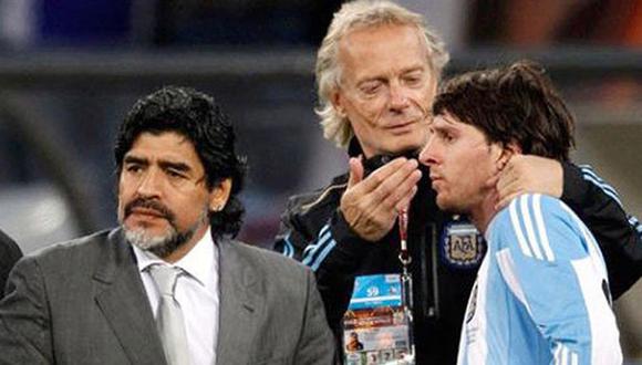 Fernando Signorini, parte del cuerpo técnico de Argentina en la Copa del Mundo 2010, defendió a Lionel Messi de las ácidas críticas de Diego Maradona. (Foto: AP)
