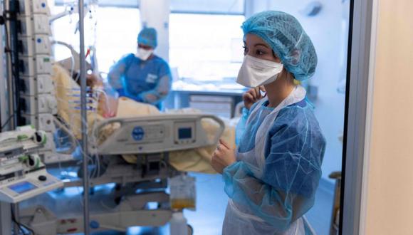 La mujer, sin antecedentes médicos, ingresó en un hospital de Hauts-de-Seine con el documento falso comprado a un médico en Francia. (Foto referencial: Thomas SAMSON / AFP).