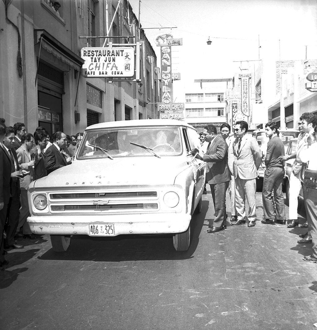 El 30 de marzo de 1970, dos delincuentes fuertemente armados asaltaron un camión del Banco Comercial del Perú y se llevaron más de 6 millones de soles. (Foto: GEC Archivo Histórico)