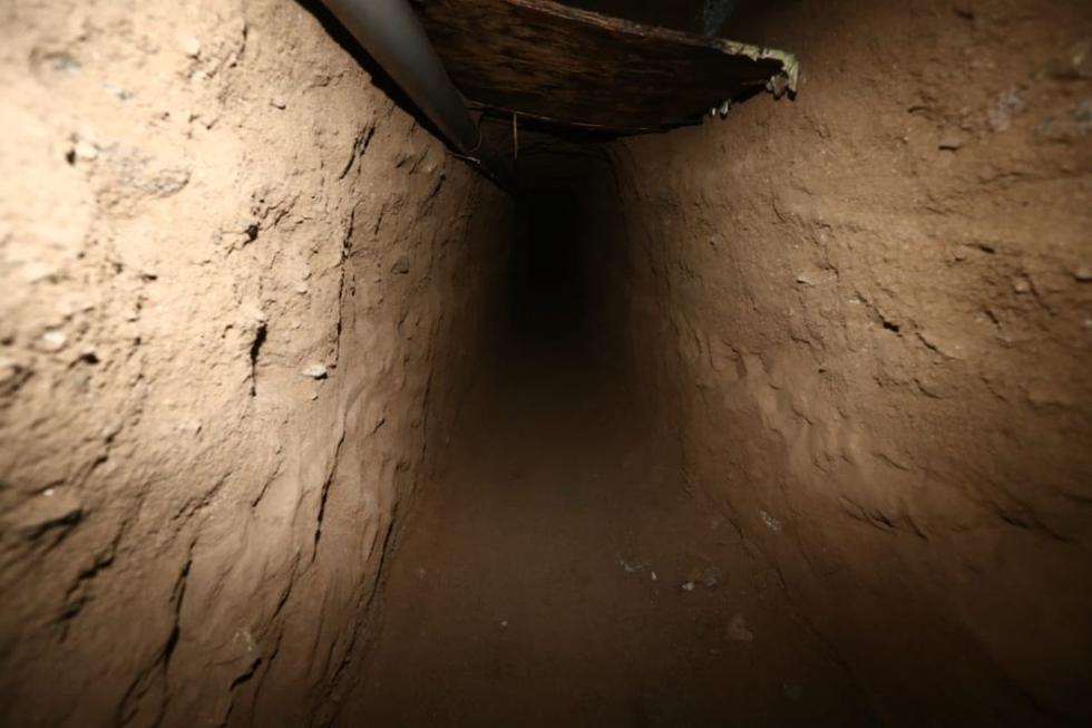 La Policía Nacional del Perú señaló que el túnel construido cerca del penal Miguel Castro Castro iba a permitir, según las primeras investigaciones, la fuga de presos extranjeros por tráfico ilícito de drogas. (Foto: Jesus Saucedo / @photo.gec)