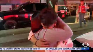 El emotivo encuentro de una madre con su hijo que viajaba en metro que se desplomó en México | VIDEO