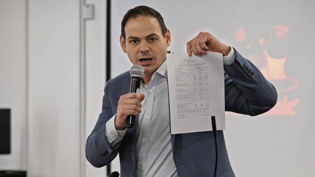 Mark Villanella, esposo de Keiko Fujimori, indicó que existe una persecución política contra él y su familia. Aseguró que se quedará en el país porque es peruano. (Foto: Fernando Sangama)