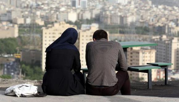 Irán lanza web oficial para promover que solteros se casen