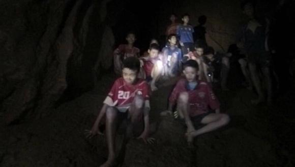 Rescate en Tailandia: Algunos niños salieron "dormidos" de la cueva. (AP).