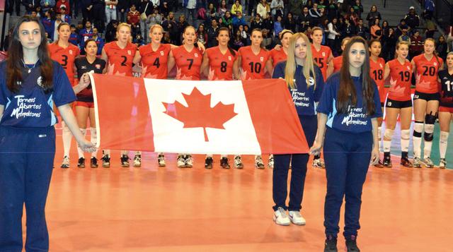 Vóley: belleza y fuertes mates en duelo Perú vs. Canadá  - 14