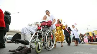 Fiestas Patrias: adultos mayores de Canevaro interpretaron a personajes históricos en desfile