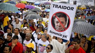 Miles de colombianos dicen "No más" al presidente Santos
