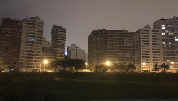 Vecinos reportaron un corte de luz en la zona de la bajada Armendáriz, en el límite de Miraflores y Barranco. (Foto. Difusión)