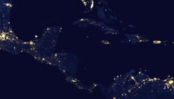 Apagón masivo en Centroamérica. (Foto: Robert Simmon / Nasa Earth Observatory)