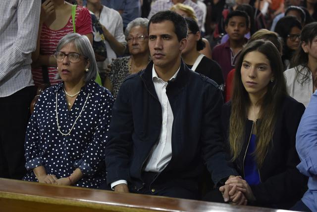 Norka Márquez | Madre de Juan Guaidó: "Nos tomó por sorpresa" su juramentación como presidente encargado de Venezuela. Foto: AFP