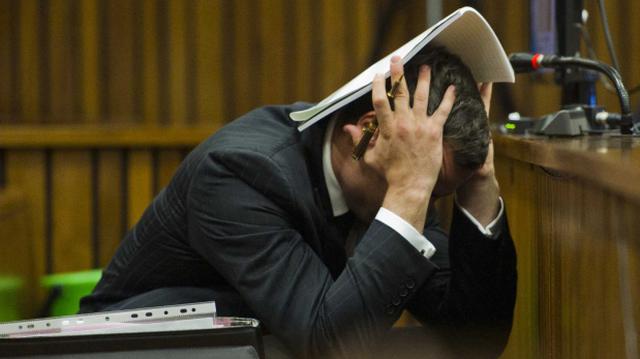 Fotos de Pistorius minutos después de asesinar a su novia - 1