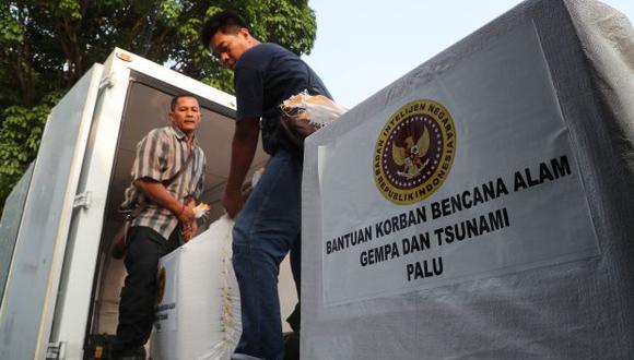 La base militar de Halim Perdanakusuma de la Fuerza Aérea de Indonesia ya envió más de 42 toneladas de donaciones a las víctimas del tsunami y el terremoto de Sulawesi Central. (Foto: EFE)