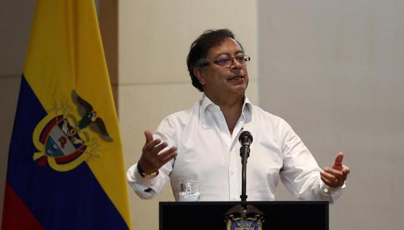 El presidente de Colombia, Gustavo Petro, habla durante el acto de reconocimiento de responsabilidad y pedido de perdón por las masacres de Ituango. (EFE/Luis Eduardo Noriega A.).