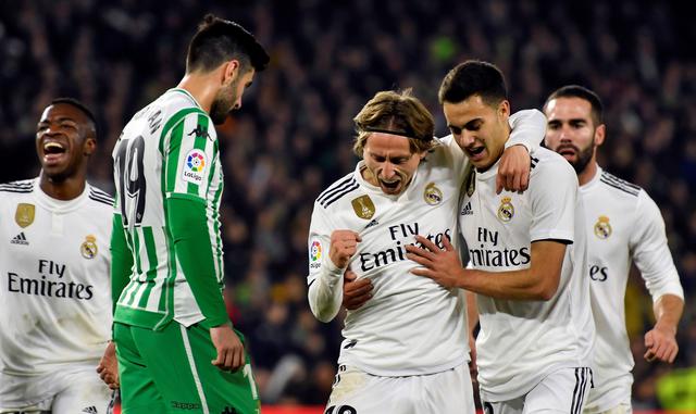 Real Madrid vs. Real Betis: mira el golazo de Luka Modric para el 1-0 del cuadro merengue | Foto: EFE